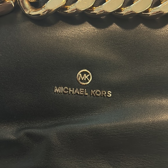 Authentic Michael kors purse - Picture 2 of 2